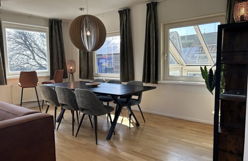 Appartement zeezicht op terschelling eetkamer