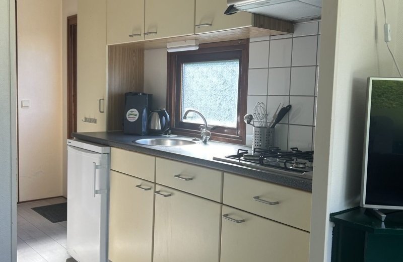 Haantjes Vakantiepark Budget bungalow Paal 2 keuken