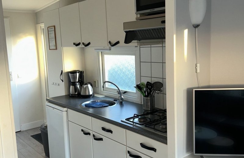Haantjes Vakantiepark Budget bungalow Paal 5 keuken