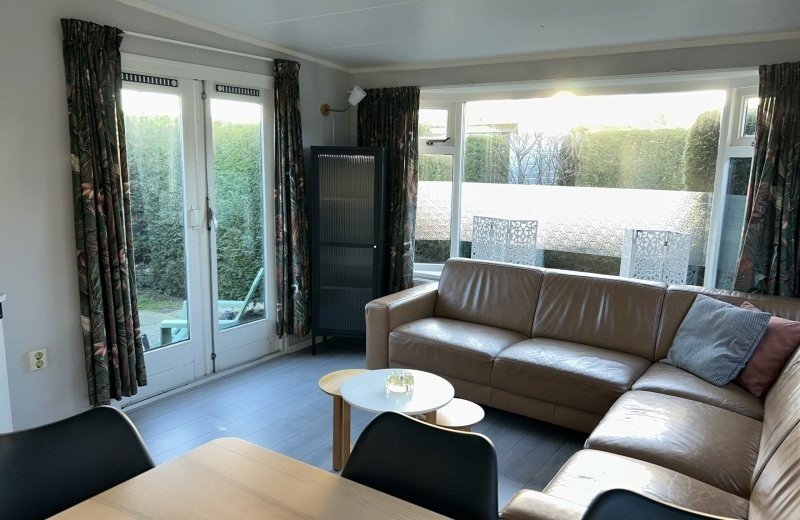 Haantjes Vakantiepark Budget bungalow Paal 5 woonkamer
