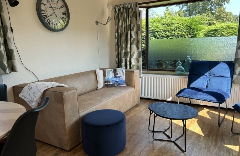 Haantjes Vakantiepark Budget bungalow Paal 7 woonkamer