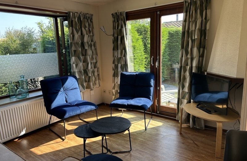 Haantjes Vakantiepark Budget bungalow Paal 7 woonkamer1