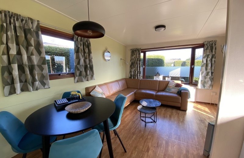 Haantjes vakantiepark terschelling budget bungalow paal6 woonkamer1