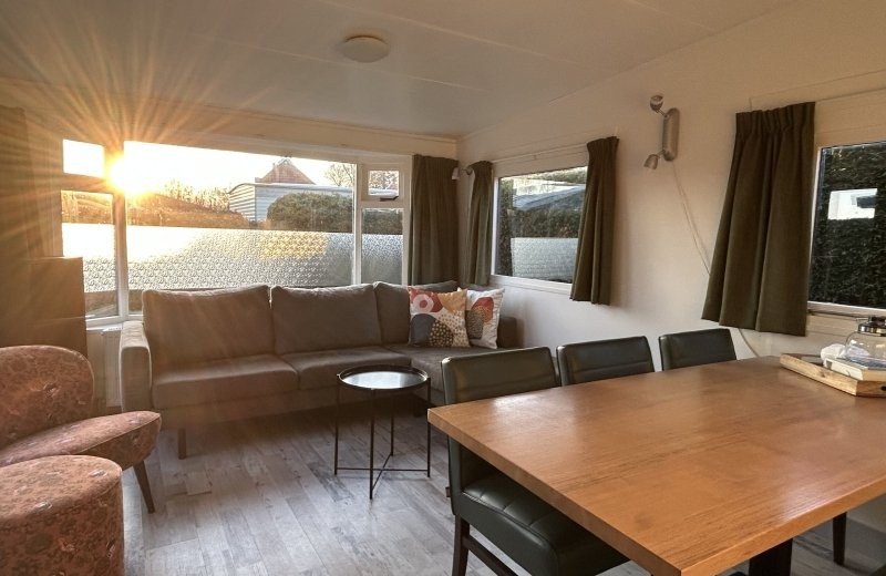 Haantjes vakantiepark terschelling budget bungalows paal 3 woonkamer1