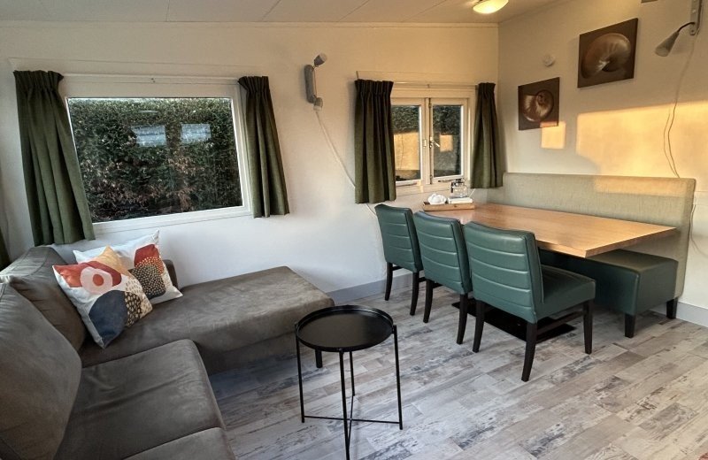 Haantjes vakantiepark terschelling budget bungalows paal 3 woonkamer3
