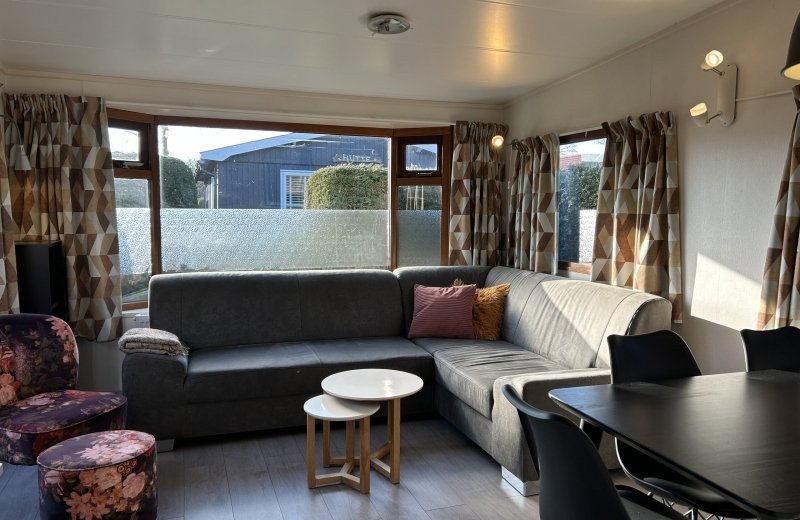 Haantjes vakantiepark terschelling budget bungalows paal 4 woonkamer 1