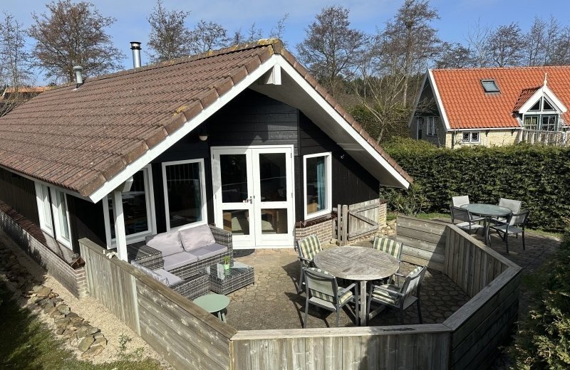 Haantjes vakantiepark terschelling schylger plakken van hunenplak terras