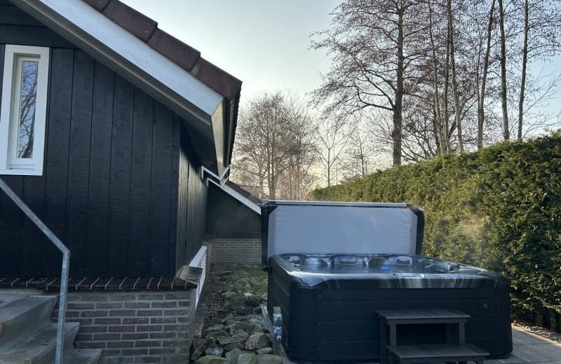 Haantjes vakantiepark terschelling schylger plakken vissersplak jacuzzi1