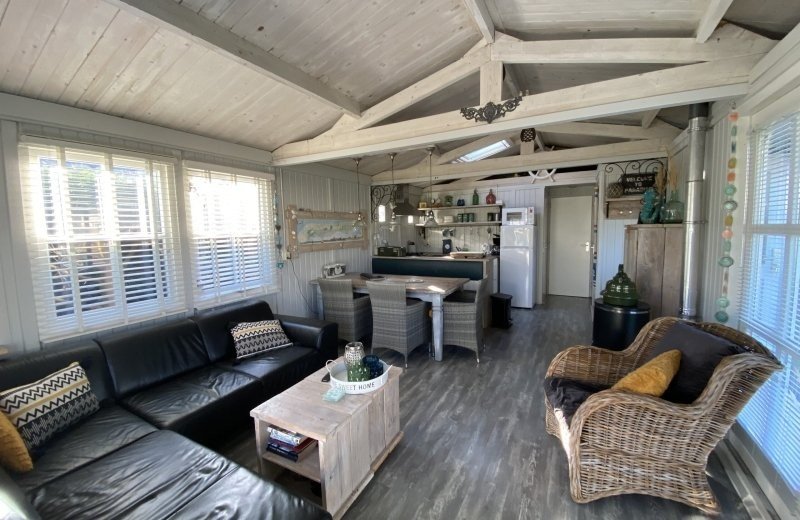 Haantjes vakantiepark terschelling wadstromen basic 4 personen hutte woonkamer1