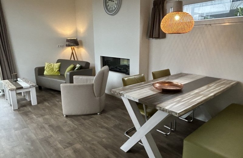 Haantjes vakantiepark terschelling wadstromen basic 4p oosterom eettafel