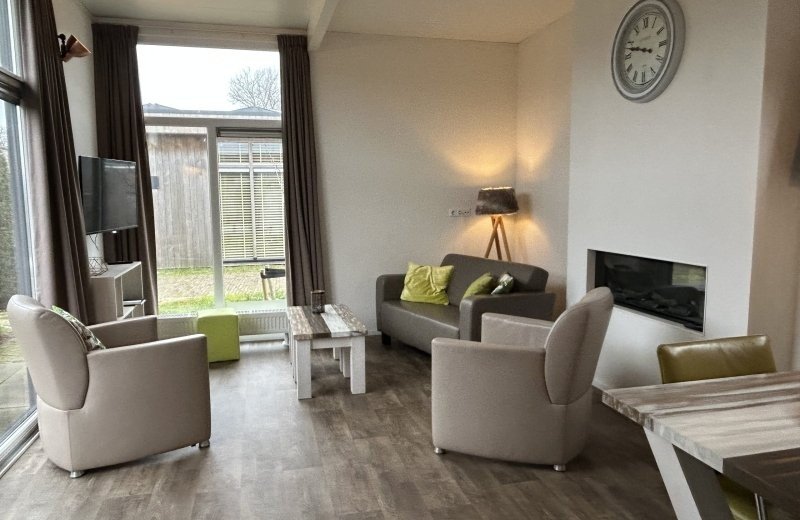Haantjes vakantiepark terschelling wadstromen basic 4p oosterom woonkamer