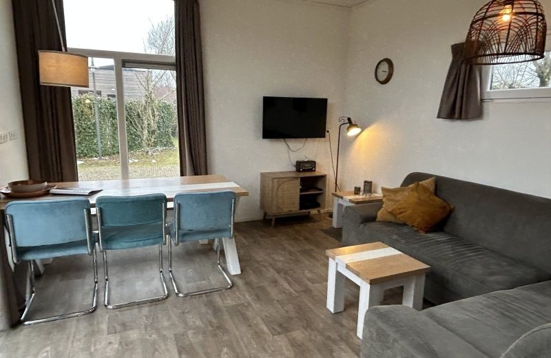 Haantjes vakantiepark terschelling wadstromen basic 5 6 personen pannengat woonkamer