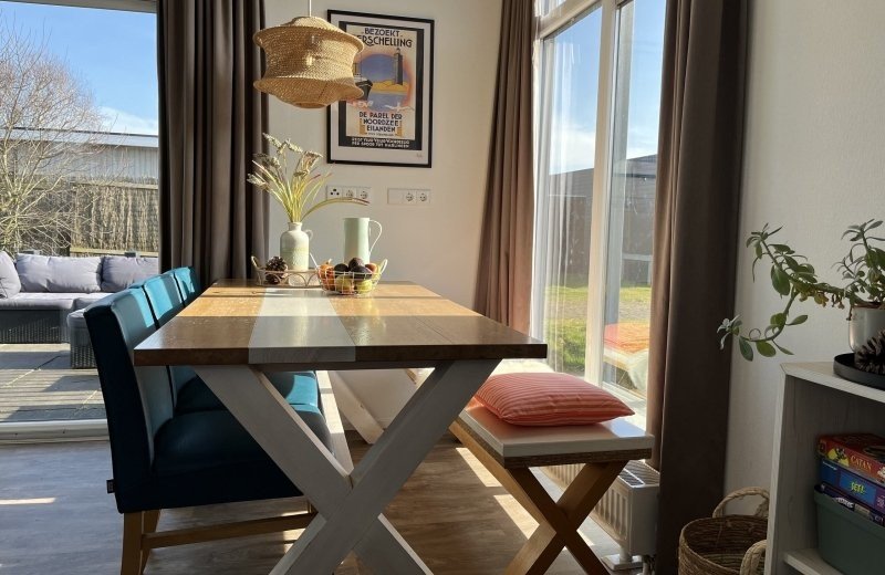 Haantjes vakantiepark terschelling wadstromen basic 5 6 personen slenk eetkamer4