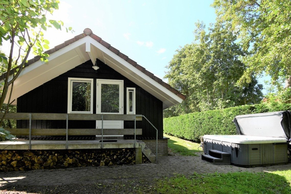 Vakantiehuis met jacuzzi aan zee